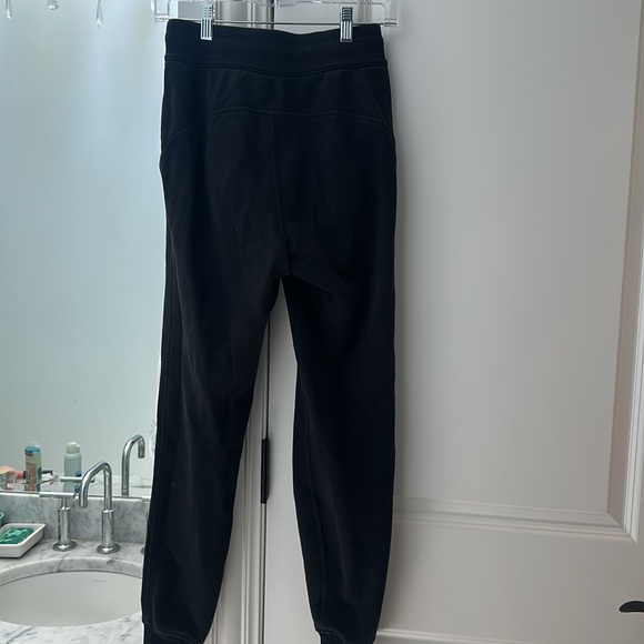 lululemon scuba joggers (color: black, size: 4) - Picture 3 of 5